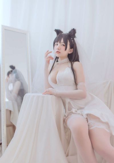 趴在同学胯下的麻麻