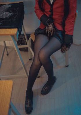 女生张开腿