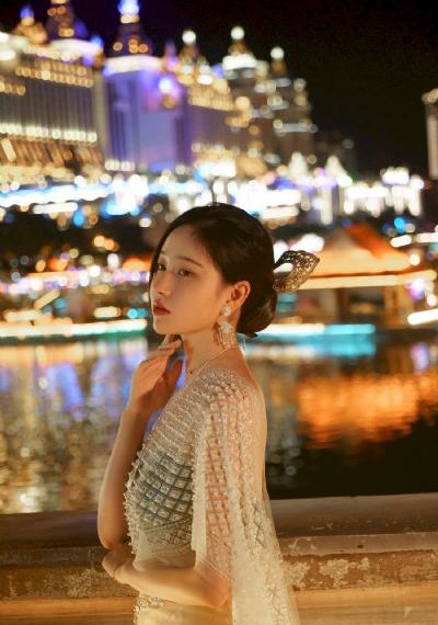 美女挨操