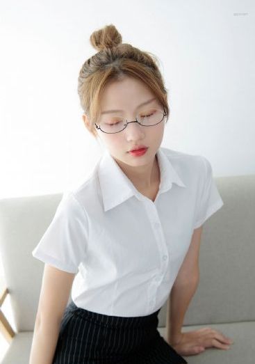 朋友年轻的妈妈