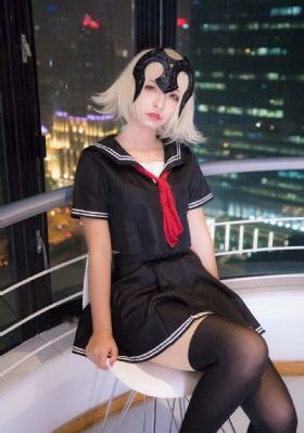 娇妻4p被3个黑人在线观看